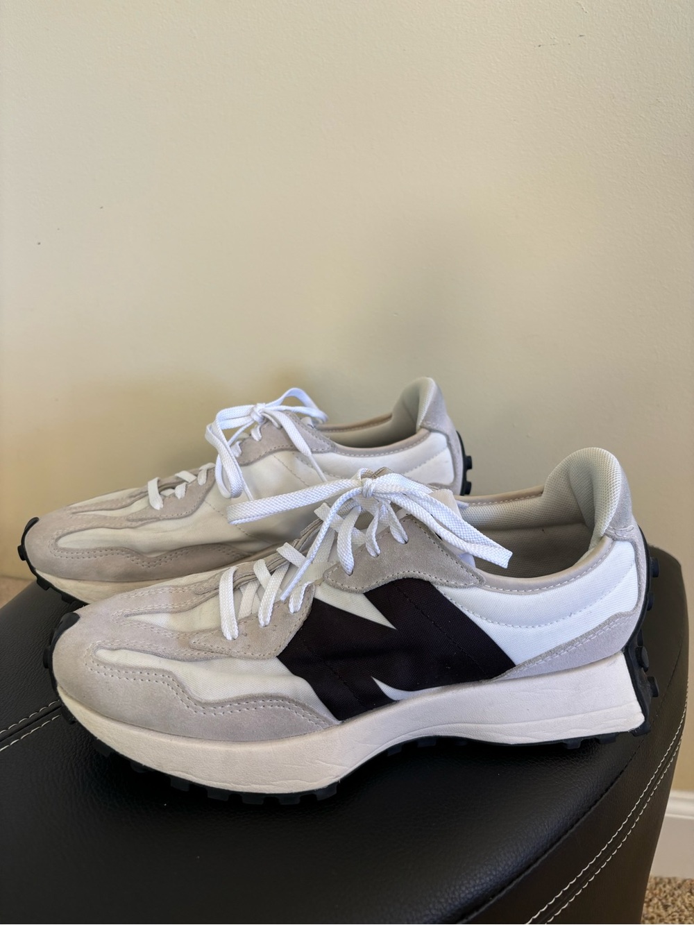 New Balance Women’s 327 Shoes